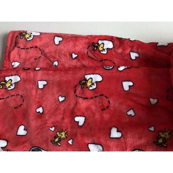 Peanuts Snoopy Heart Valentine's Day Throw Red Super Soft 60 X 70” Woodstock NEW - Picture 12 of 13